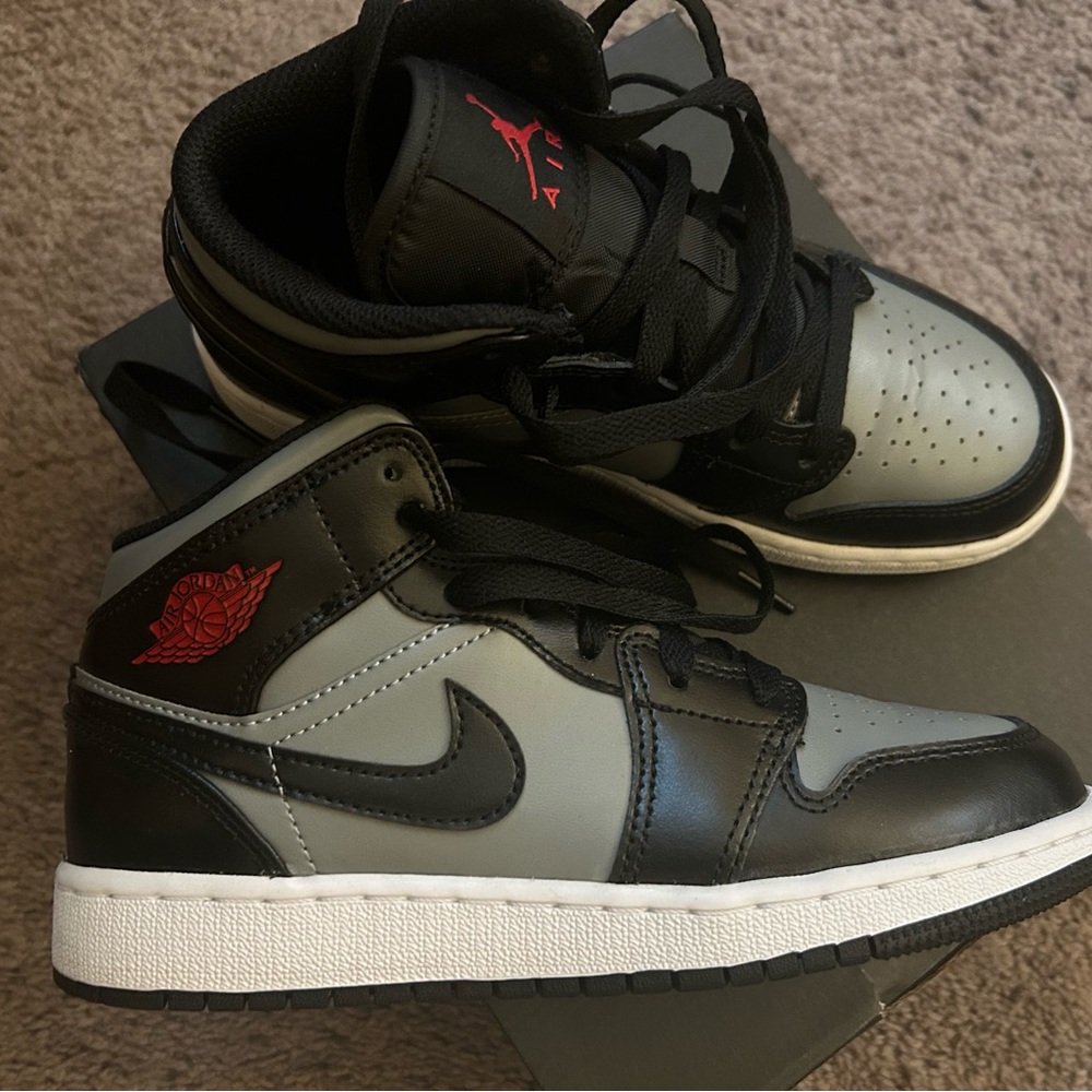 Air Jordan 1 Mid